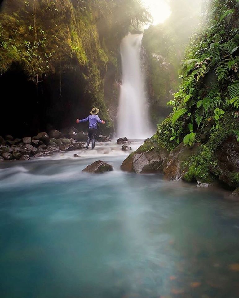 Gata 1 - Blue Falls of Costa Rica