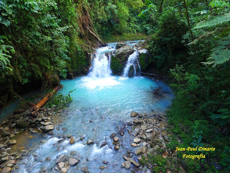 La-Turquesa-Blue-Falls-of-Costa-Rica