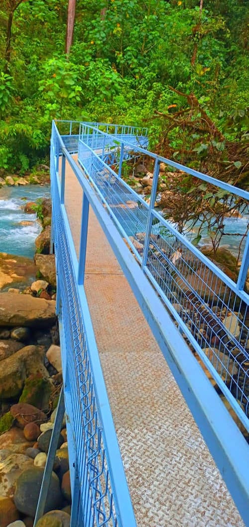 Blue Falls of Costa Rica - puente azul