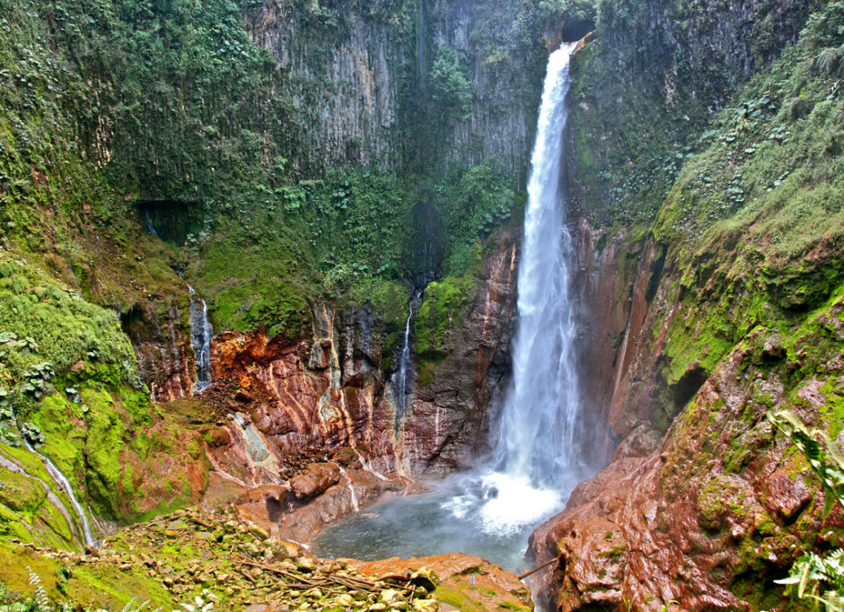 Beautiful picture of Catarata Del Toro waterfall.